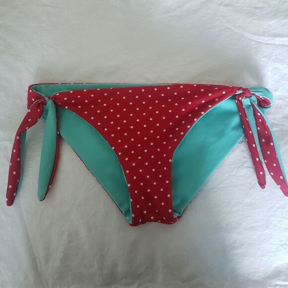 LOT reversible polkadot bikini bottoms - Picture 6 of 9
